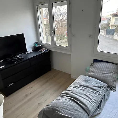 Chambre Privee Dans *